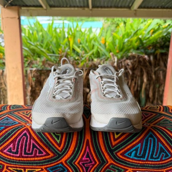 Nike Air Max 2090 White/Pink Tint Size‎ US 6Y - Picture 2 of 8